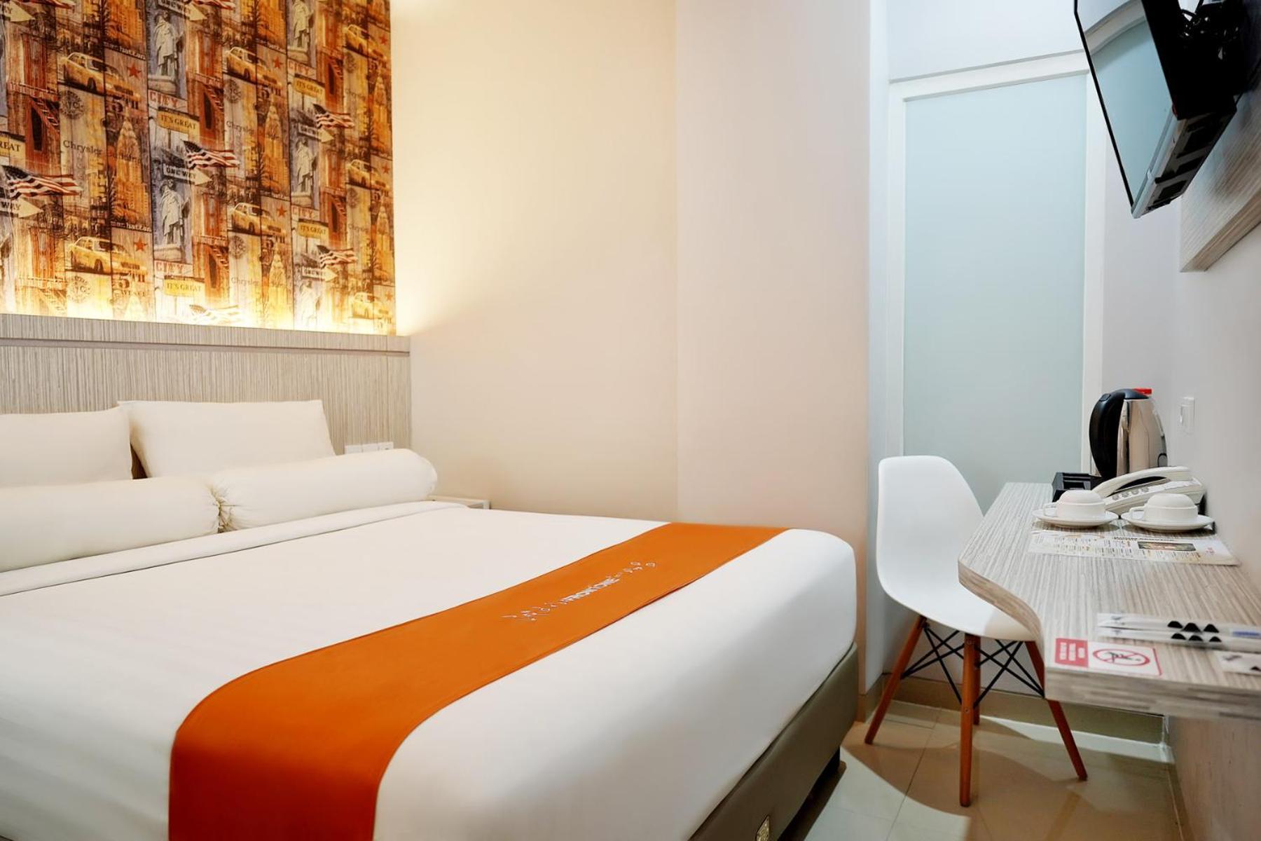Front One Hotel Sragen Buitenkant foto