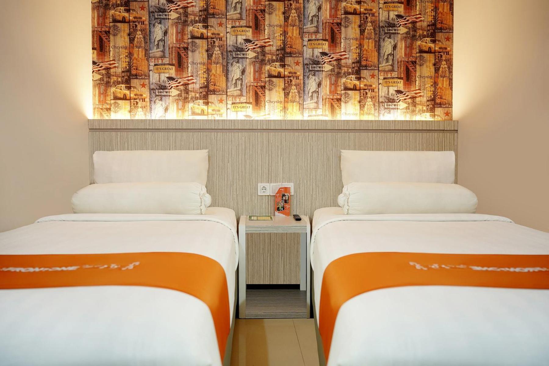 Front One Hotel Sragen Buitenkant foto
